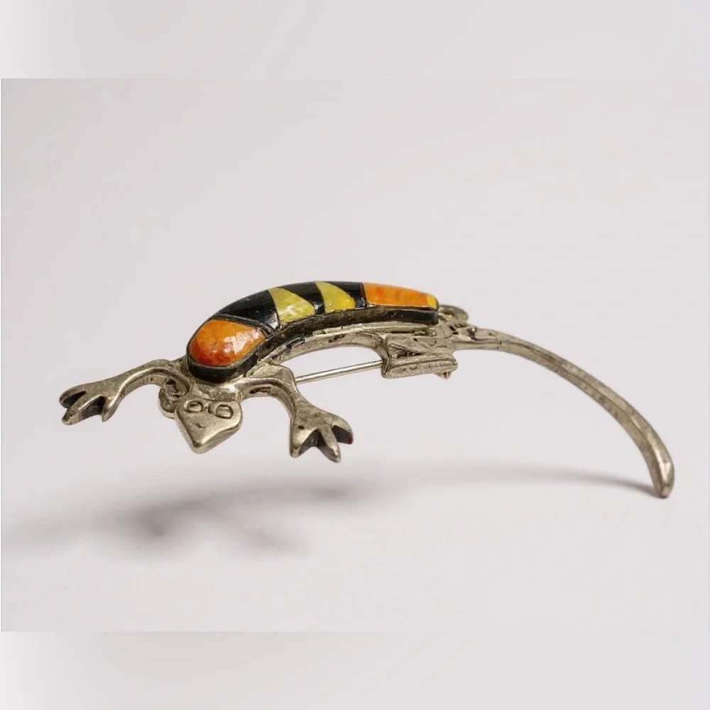 Wilbur Muskett Jr. Navajo lizard brooch pin